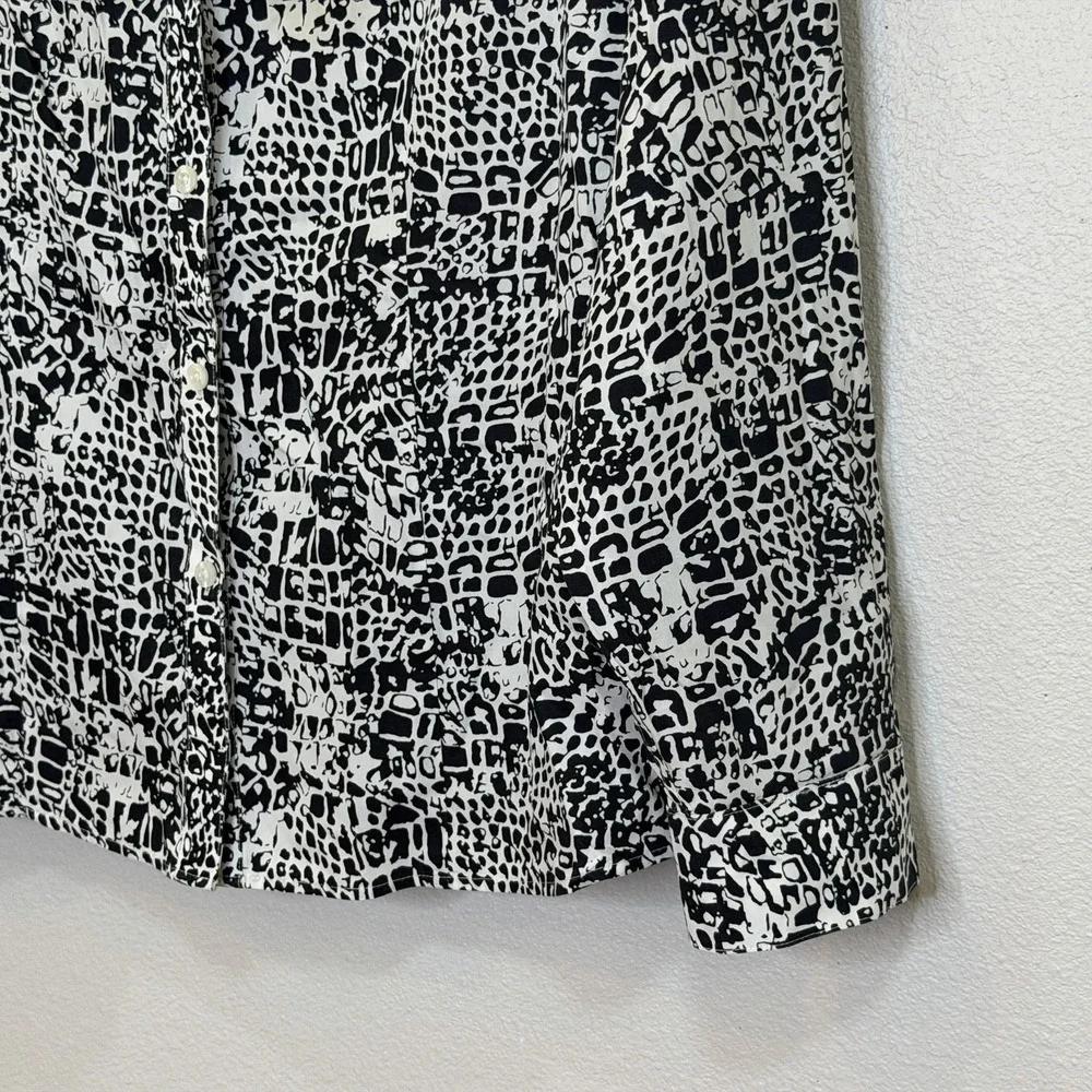 Chico's No Iron Top Womens Size 2 Large Black Print Long Sleeve Button Front - Picture 4 of 7